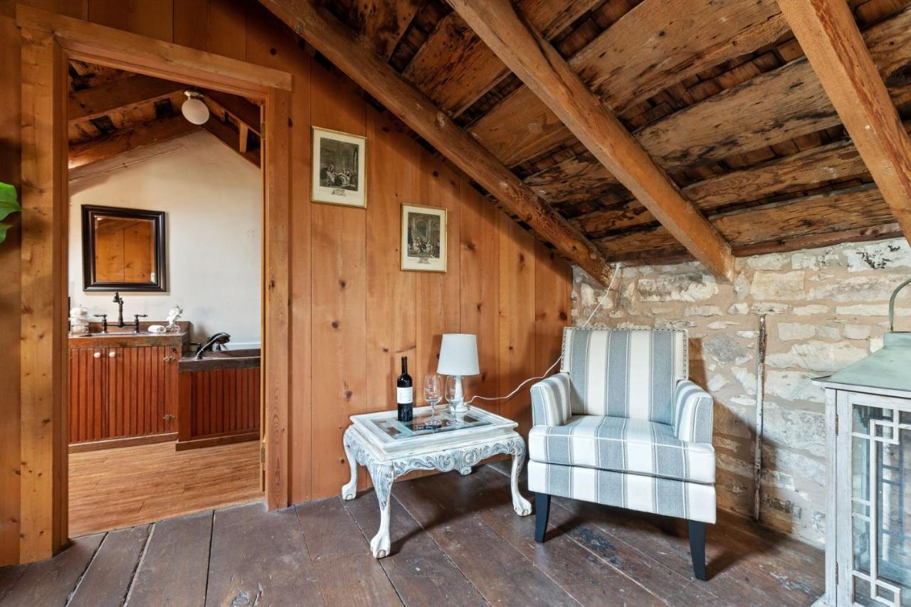 Nimitz Loft Villa Fredericksburg Bagian luar foto