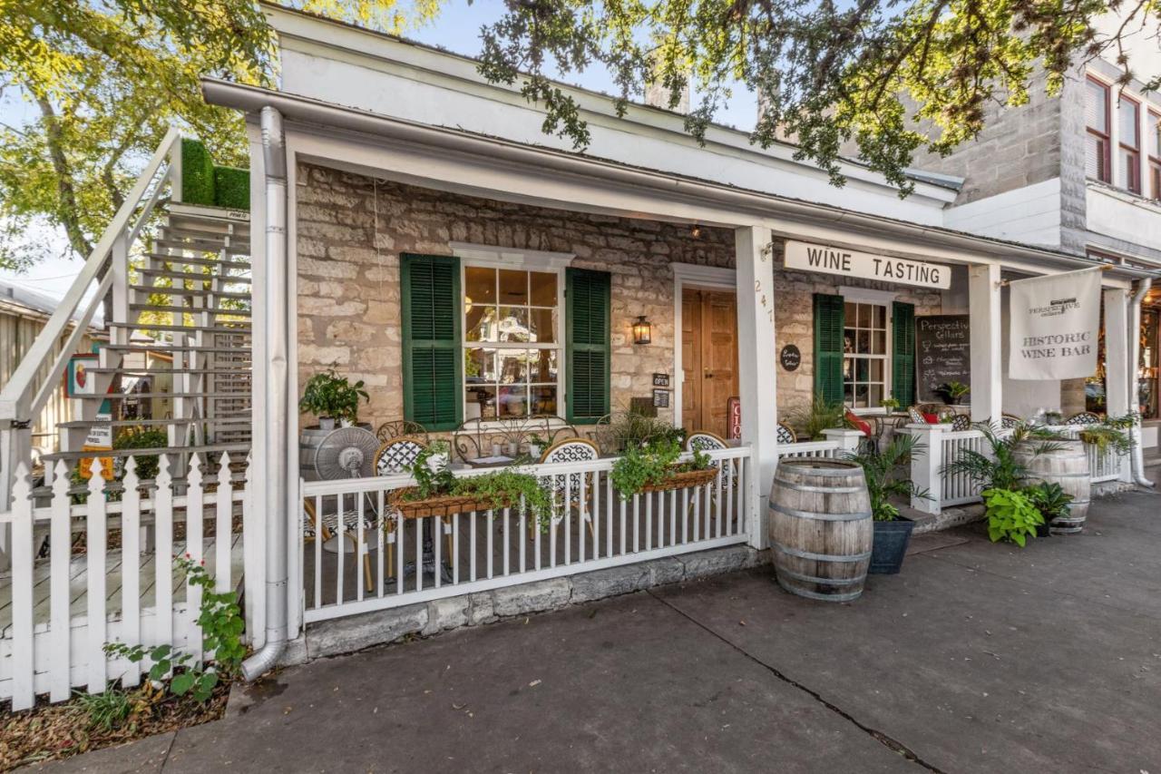 Nimitz Loft Villa Fredericksburg Bagian luar foto