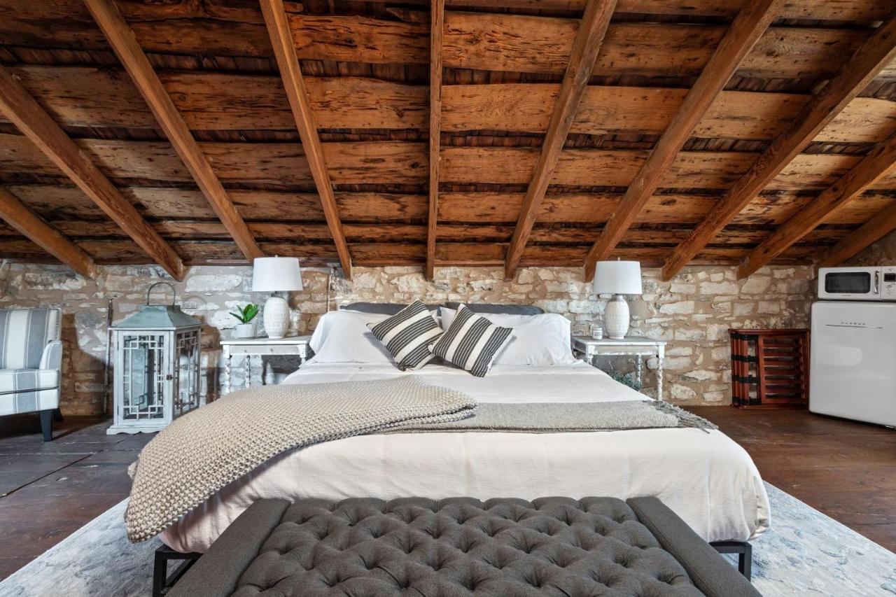 Nimitz Loft Villa Fredericksburg Bagian luar foto